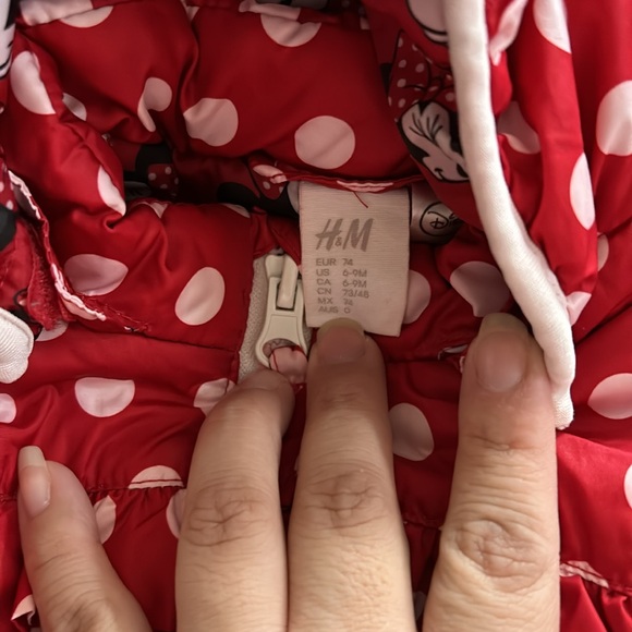 H&M Minnie Mouse vest - Picture 3 of 4